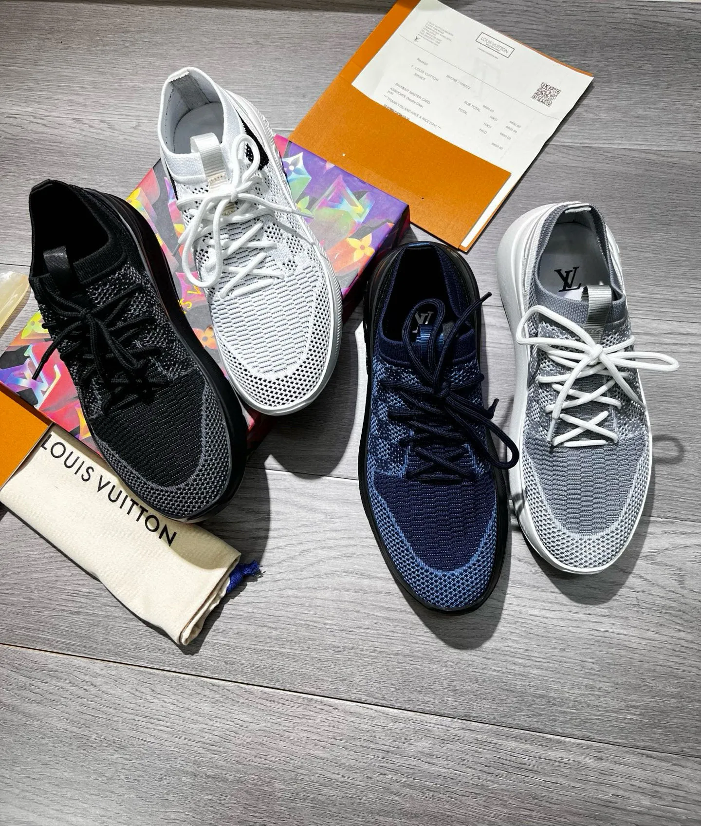 Ex-factory price: 460💰◾️▫️Lv~ Brand new low-cut men’s socks and shoes👟, made of special elastic knitted fabric consistent with the high-end original version, thickened and thickened to ensure multi-season practicality and wrinkle resistance, and will never deform or become loose after repeated stretching! It feels light and comfortable on your feet! Four colors available, Size: 38-45 (45 is custom-made and cannot be returned or exchanged)